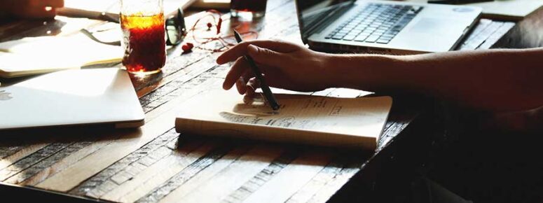 Schriftstellerin Ausbildung