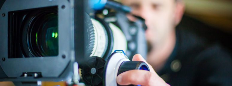 Vor Kamera präsentieren Studium